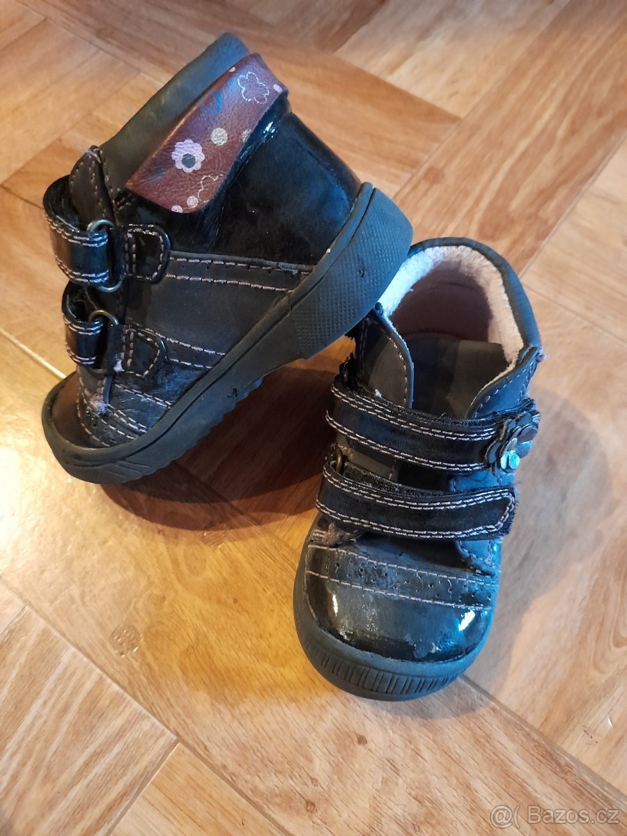 Kotníkové jarní/podzimní boty Baťa