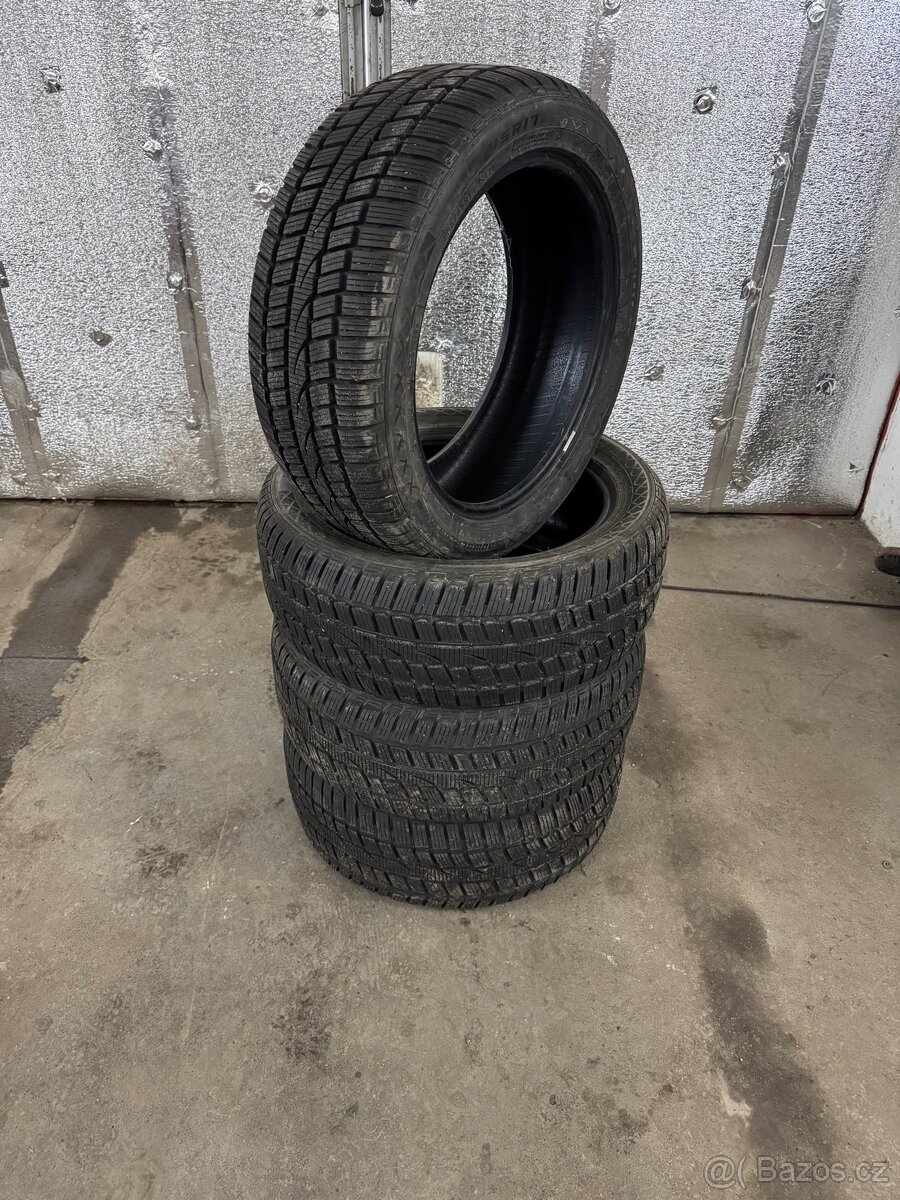 Zimní pneumatiky 235/45 17