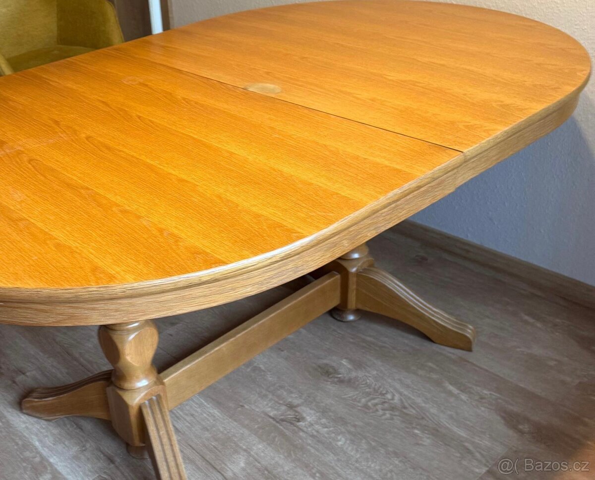 Rozkládací stůl