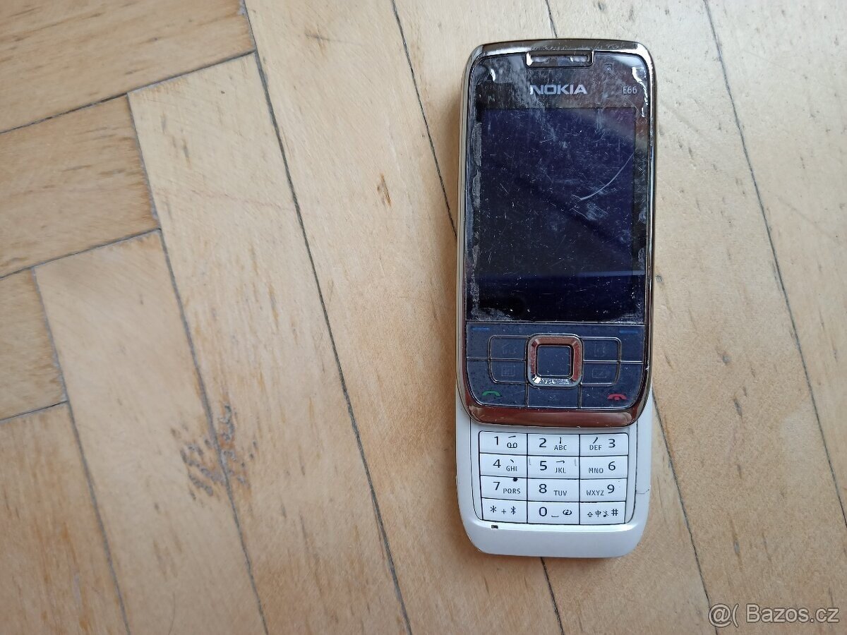 StaréRetroMobiltel.:SonyEricsson;Motorola;NokiaE66a+nadotaz