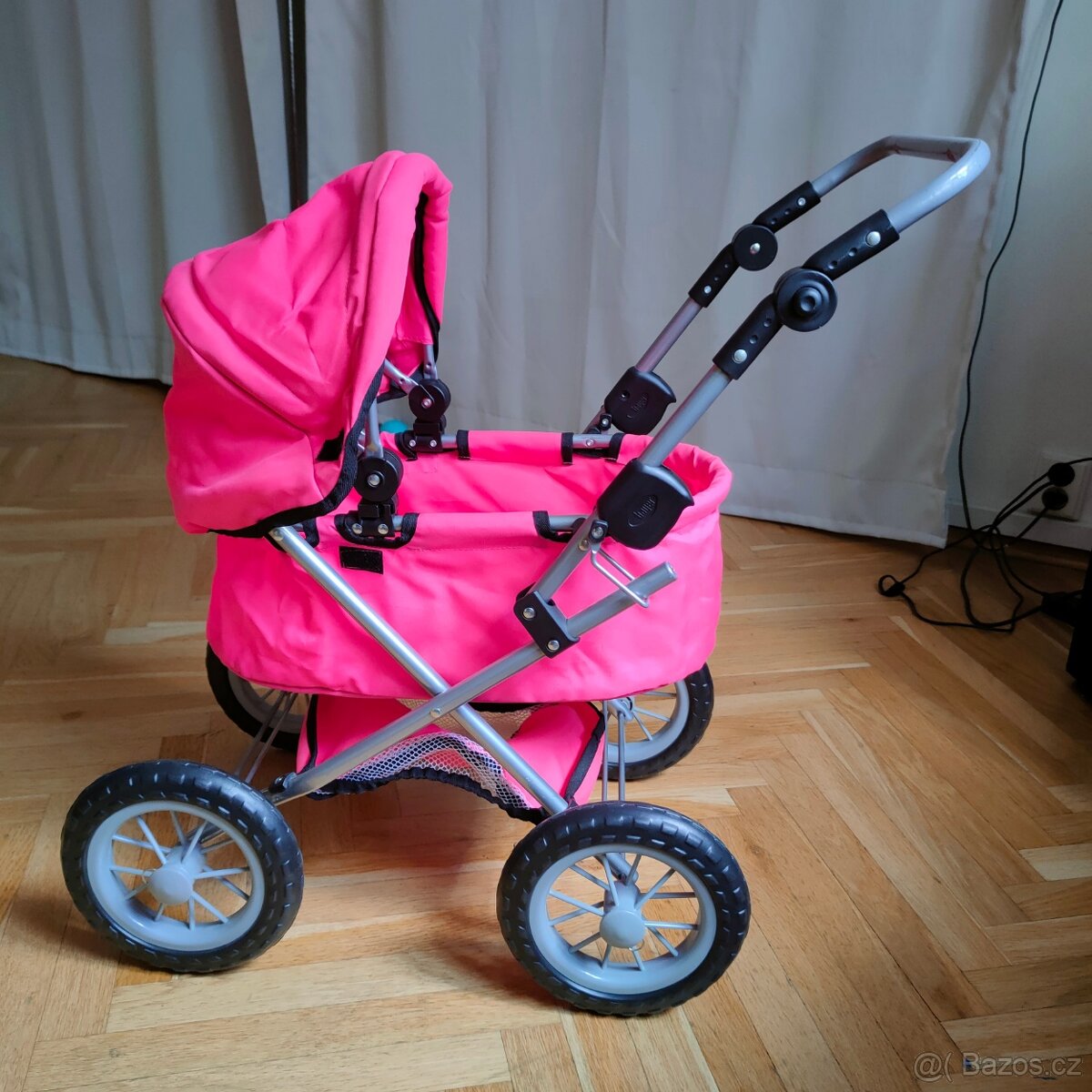 Kočárek pro panenku