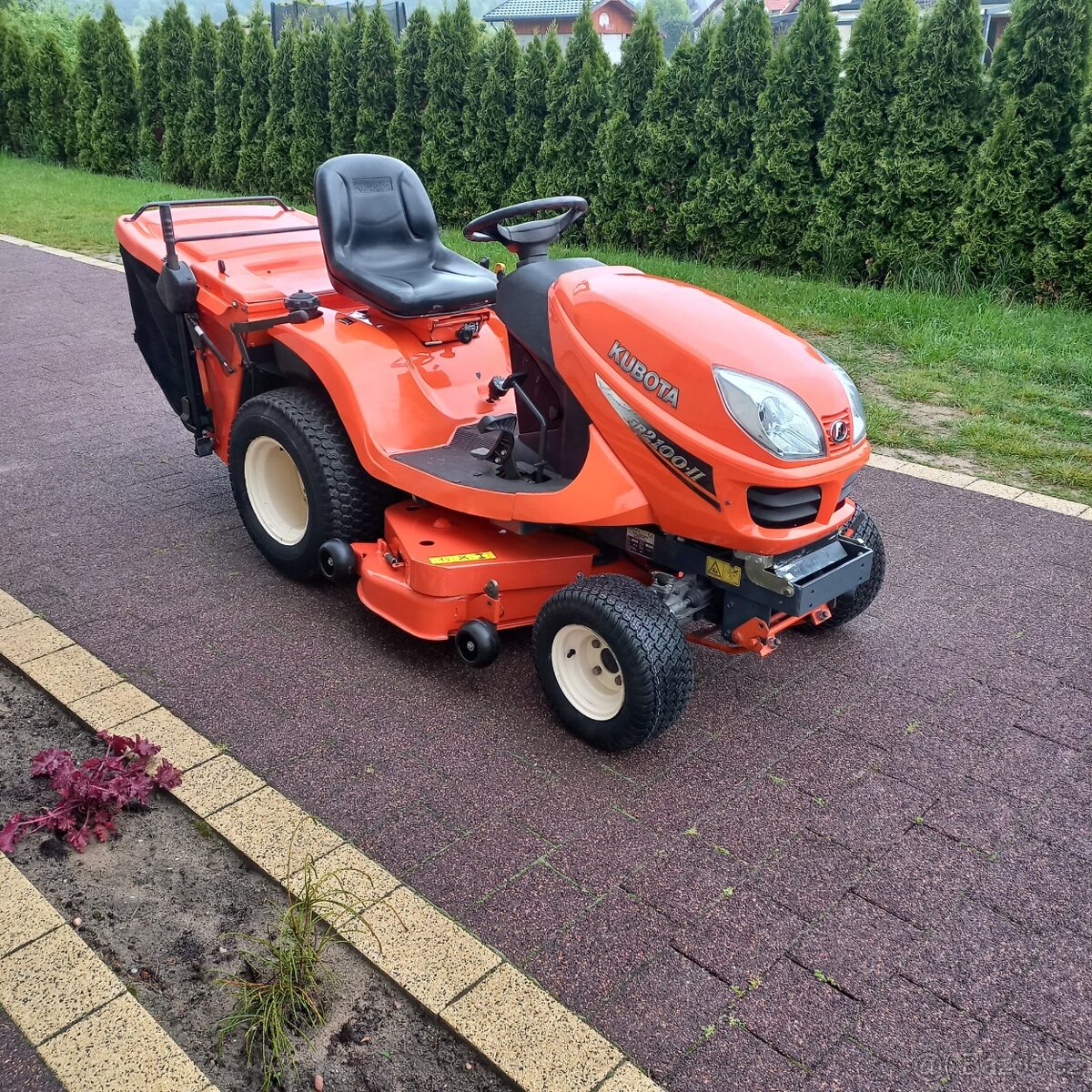 Zahradní traktor Kubota GR 2100 - II pohon kol 4x4