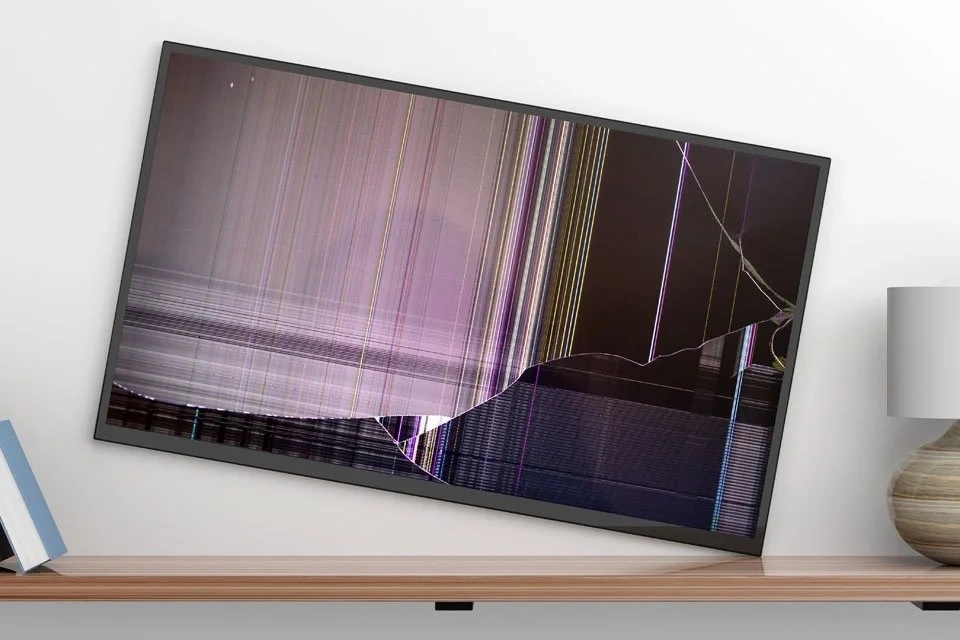20x LCD / LED TV s prasklým panelem na náhradní díly
