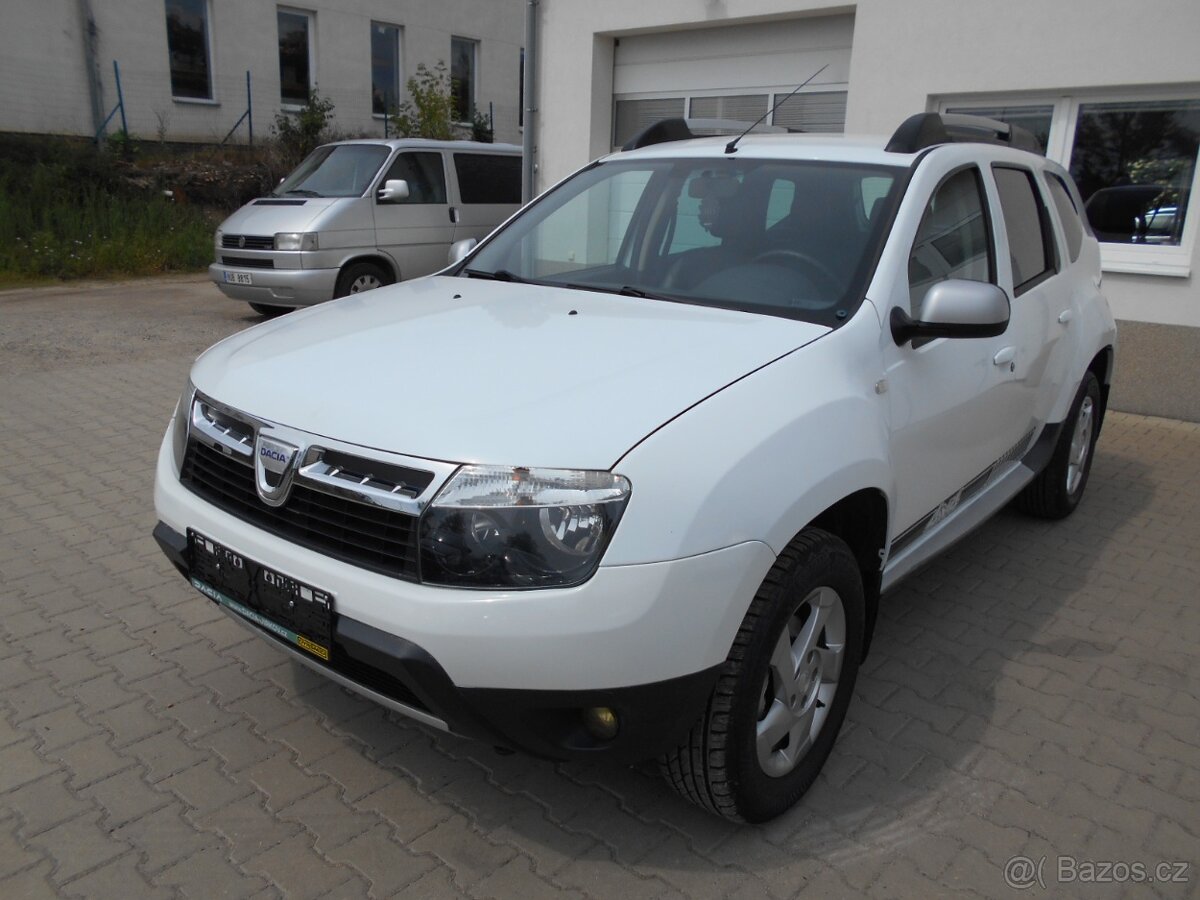 DACIA DUSTER 4X4 1.5 DCI 81 KW R.2011 SERVISNÍ KNÍŽKA