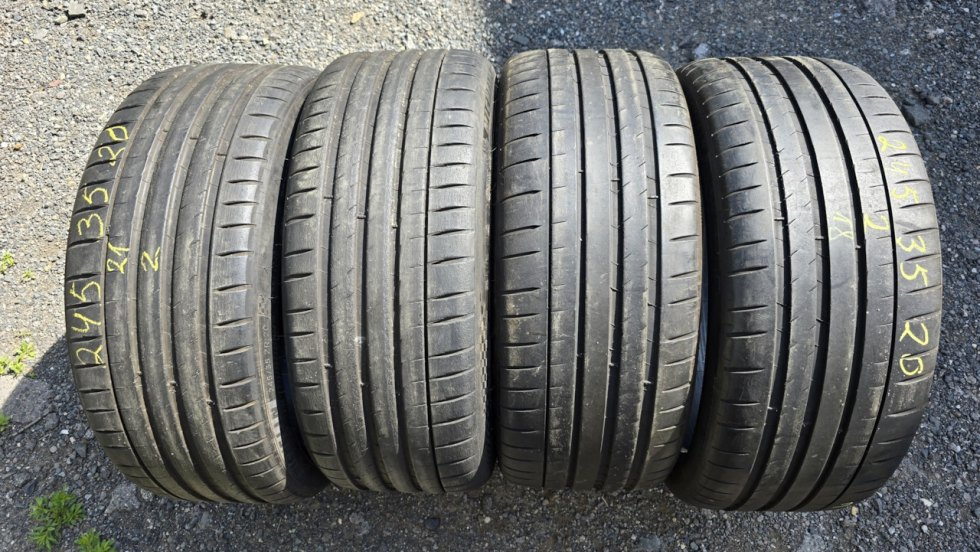 Letní pneu 245/35/20 Michelin