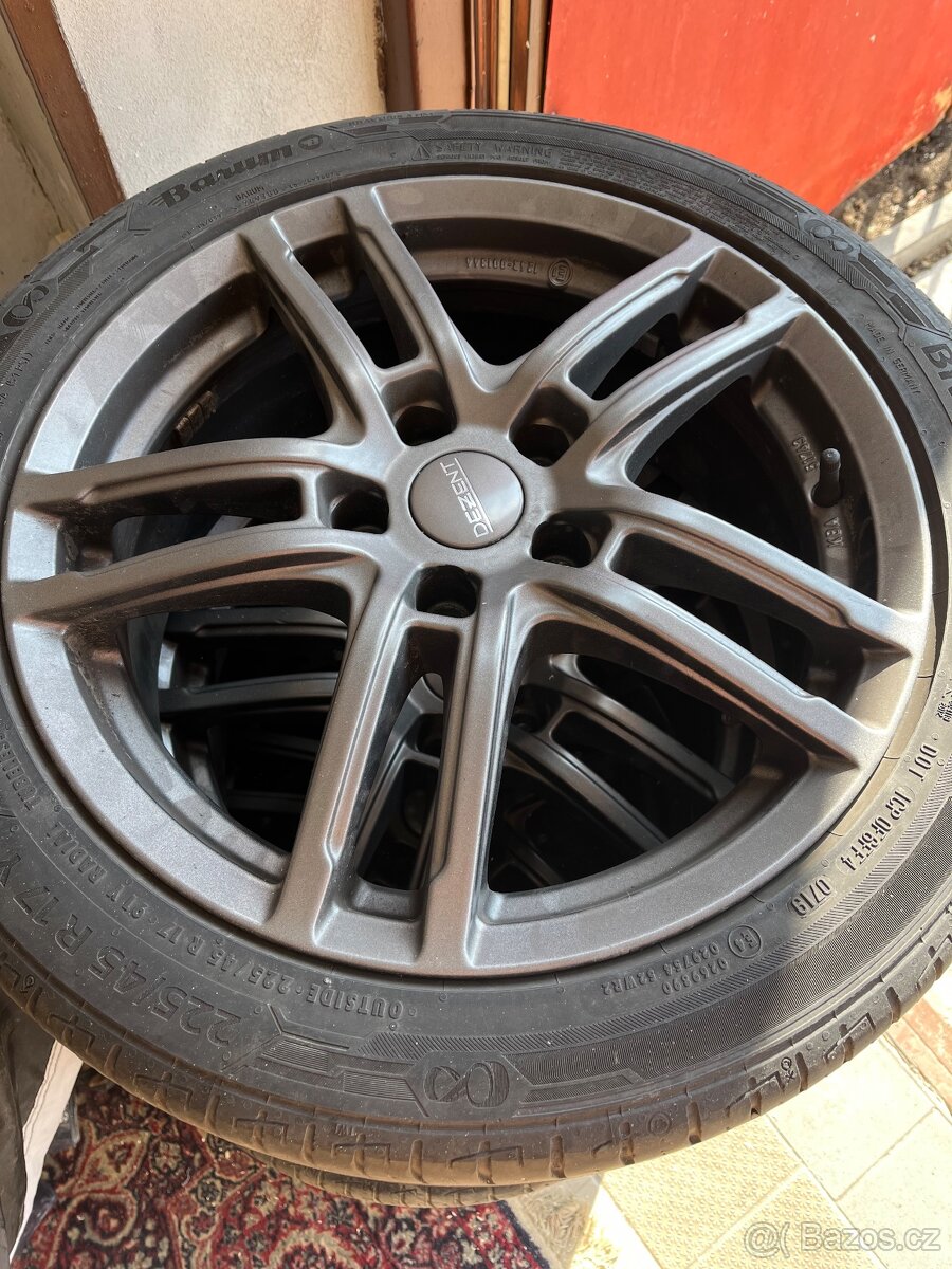 Litá kola s letními pneu R17 - Škoda, VW