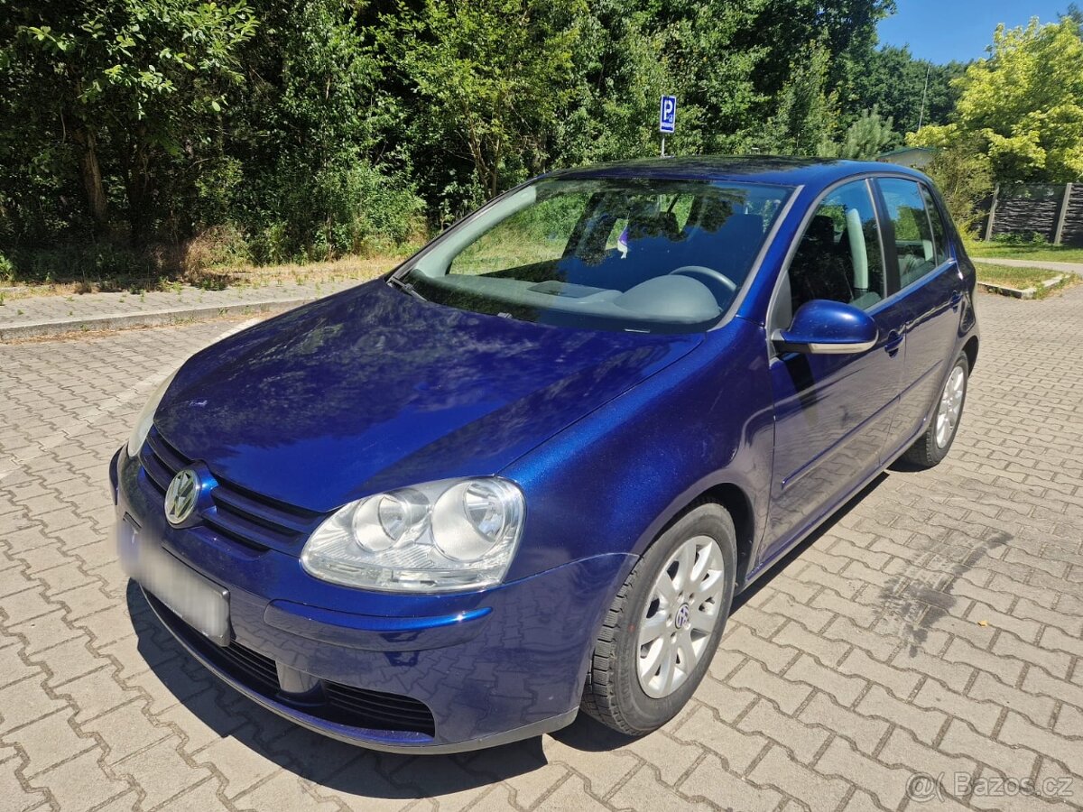 Volkswagen Golf 5 1.6i/Klimatizace/Tažné/Tempomat