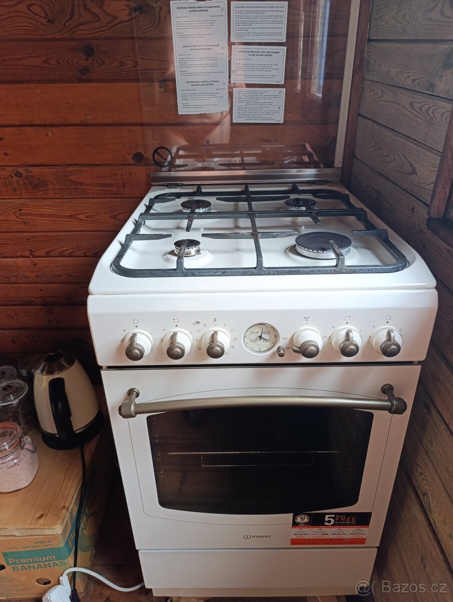 Retro sporák Indesit