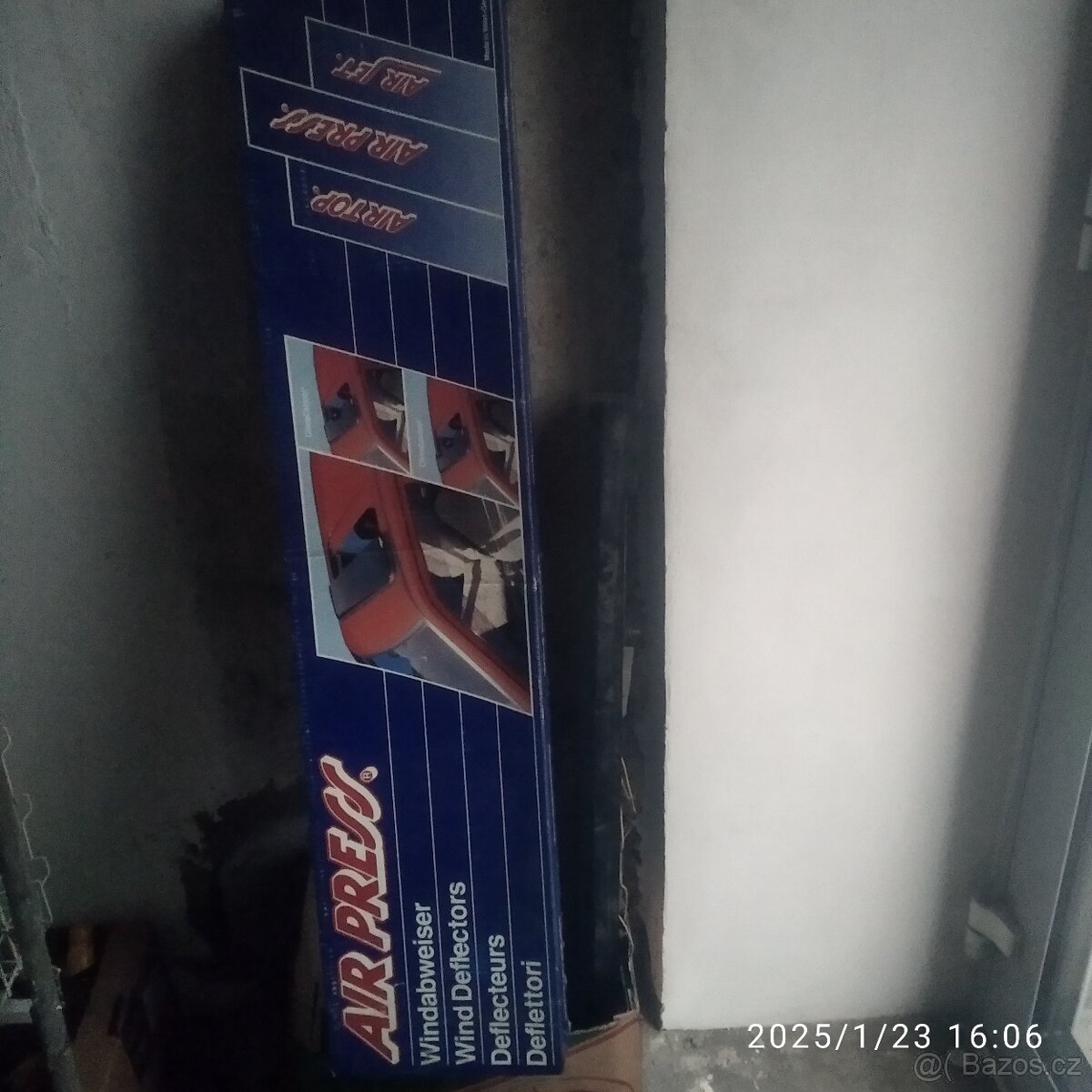 Prodám nové ofuky předních oken W 201
