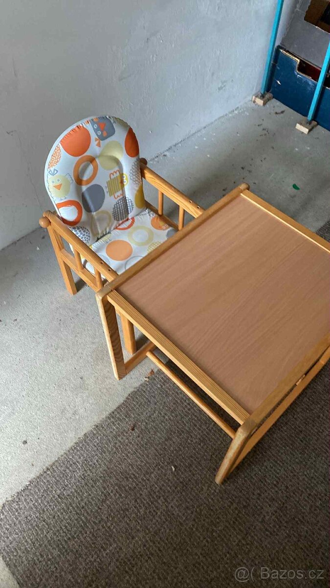 Dětská jídelní židlička