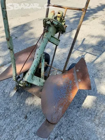 Prodám pluh PON25 České výroby k malotraktorům