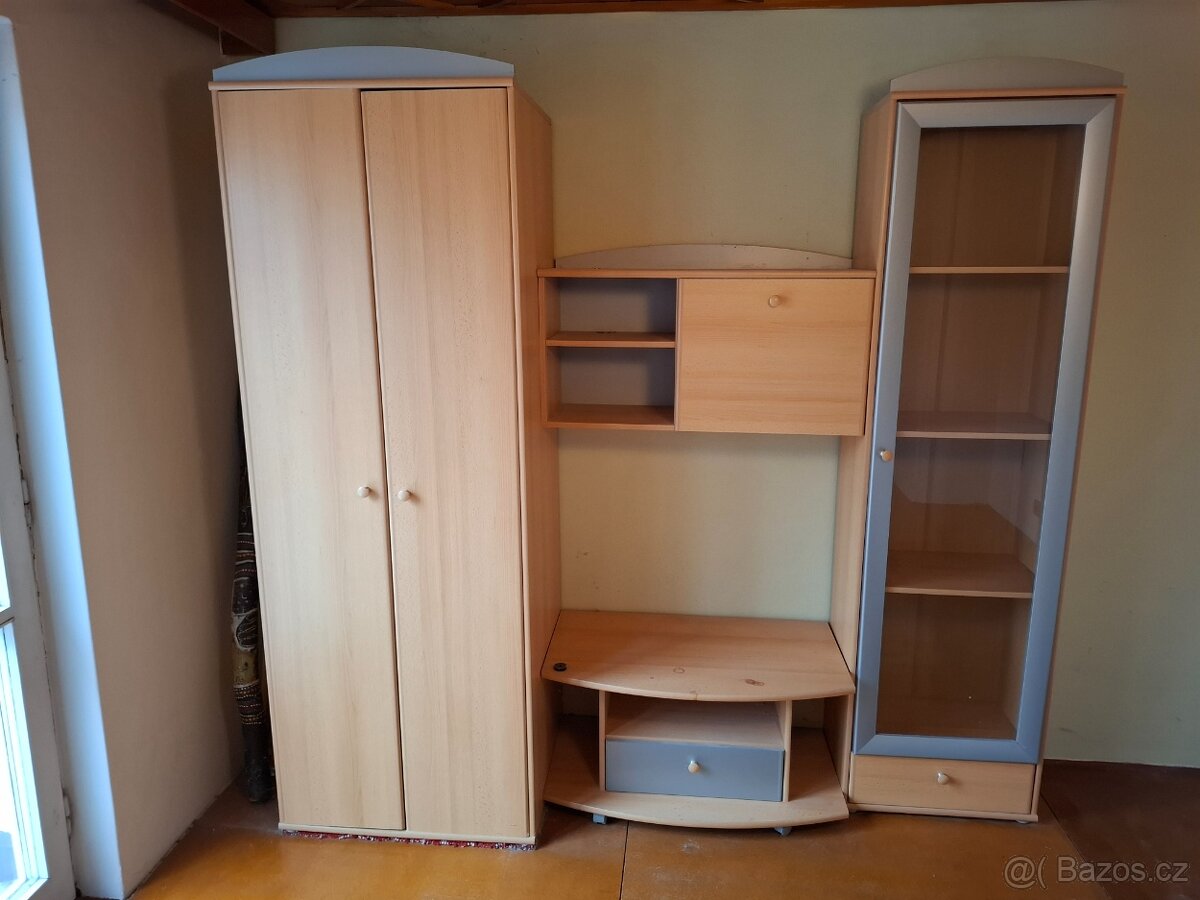 Obývací stěna buk