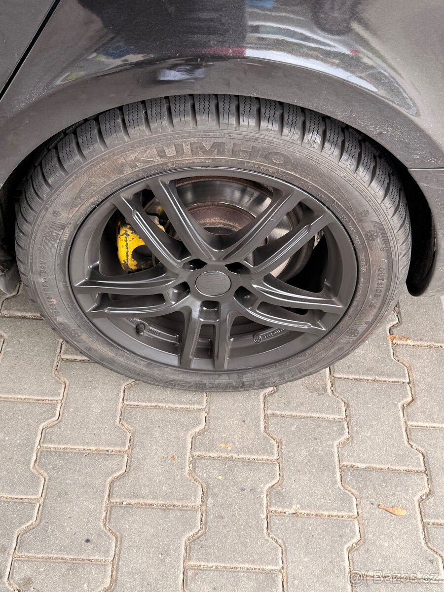 Prodám alu kola 225/50R17 krásný pneu Zimní