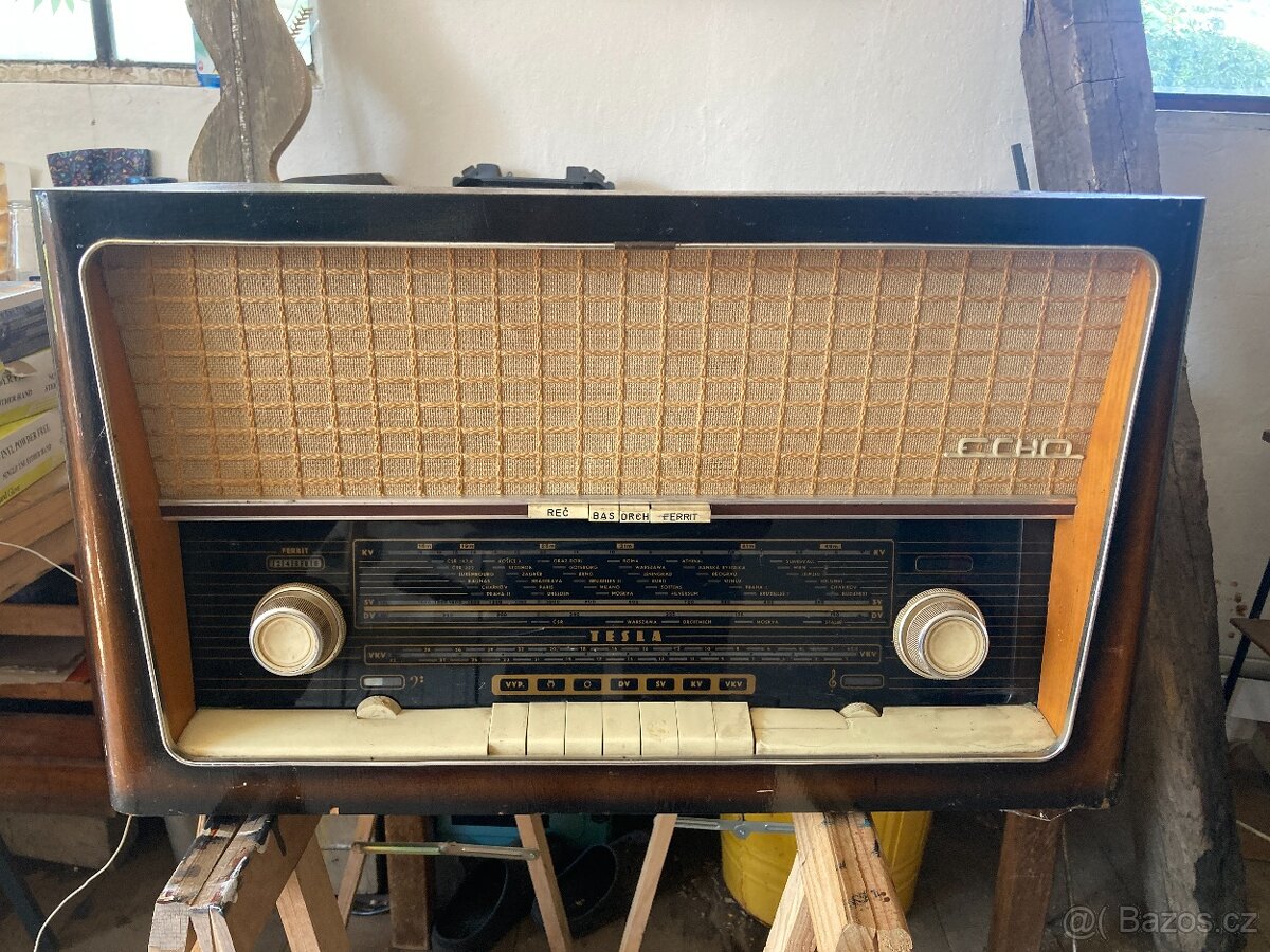 Historické rádio Tesla Echo