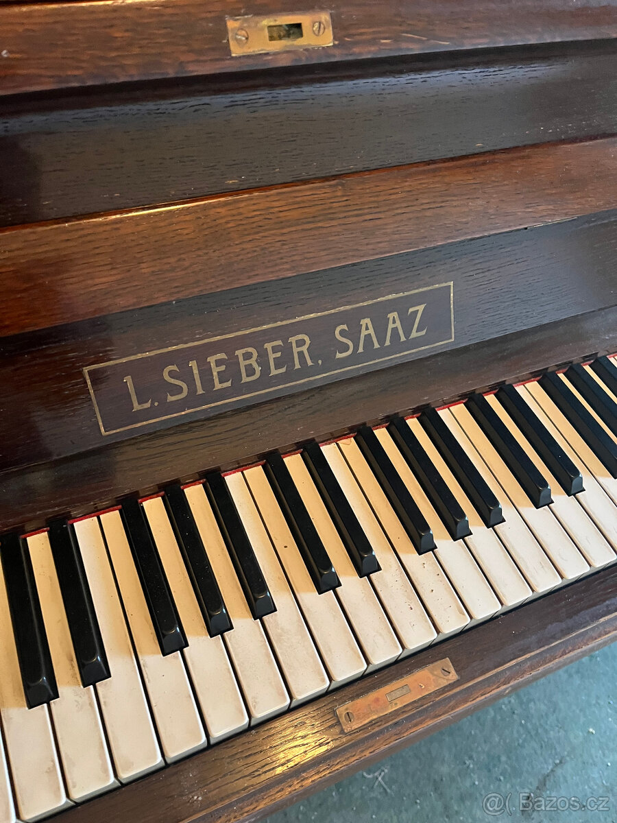 Piano L. Sieber, Saaz