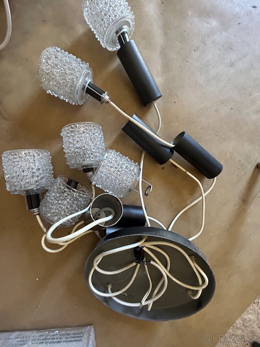 Kaskádový lustr retro