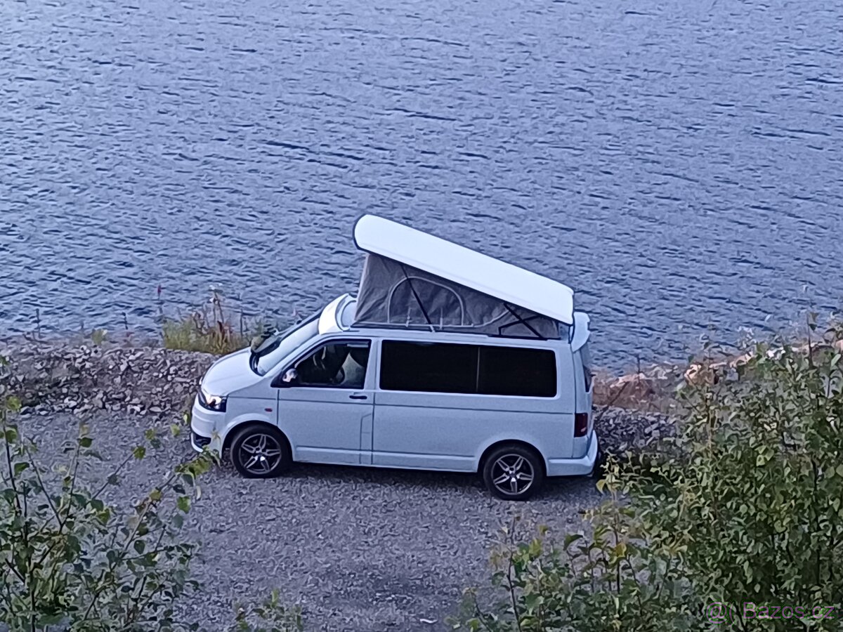 VW transporter T5 se zvedací střechou