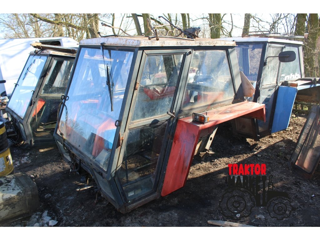 Zetor 8011 kabina a díly z ní