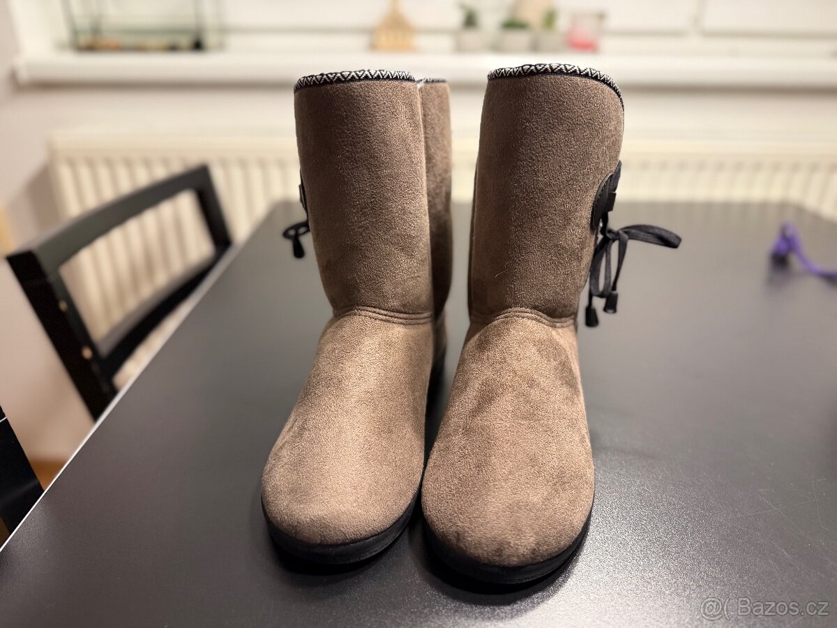 Dámské válenky s ovčí vlnou tmavě hnědá velikost 40