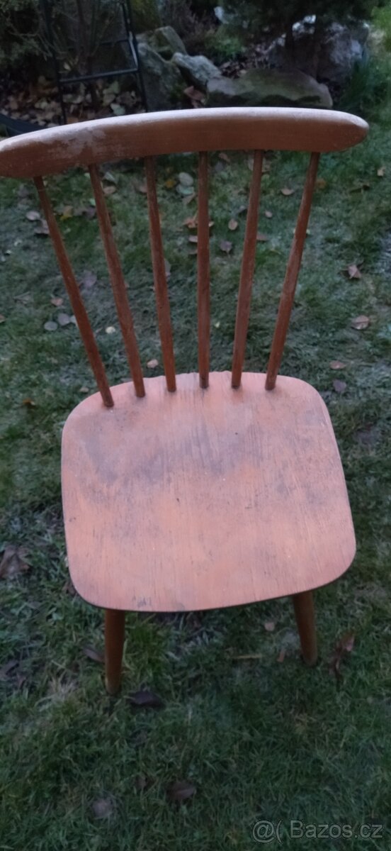 Dřevěné židle