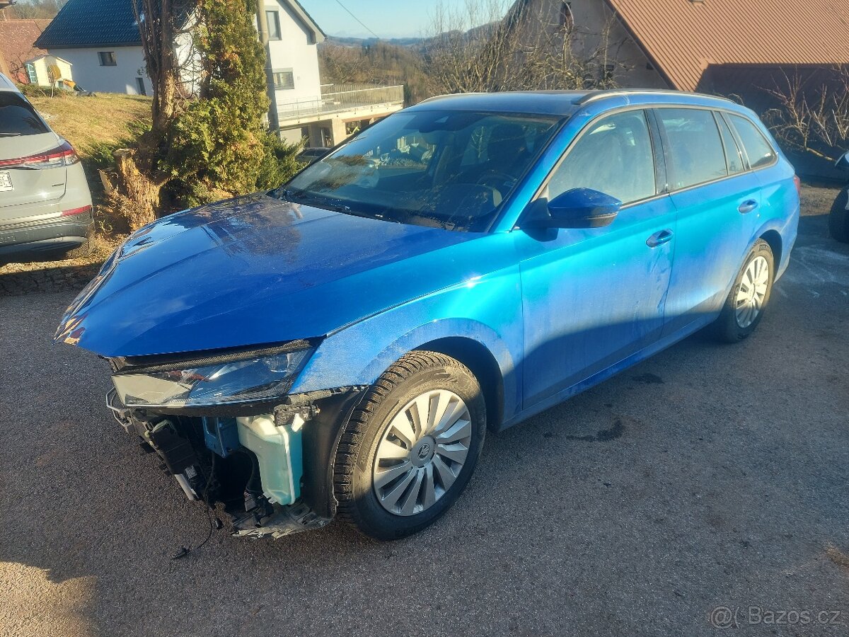 Havarovaná Škoda Octavia 4 1.5 TSI DSG 110 kW 2025