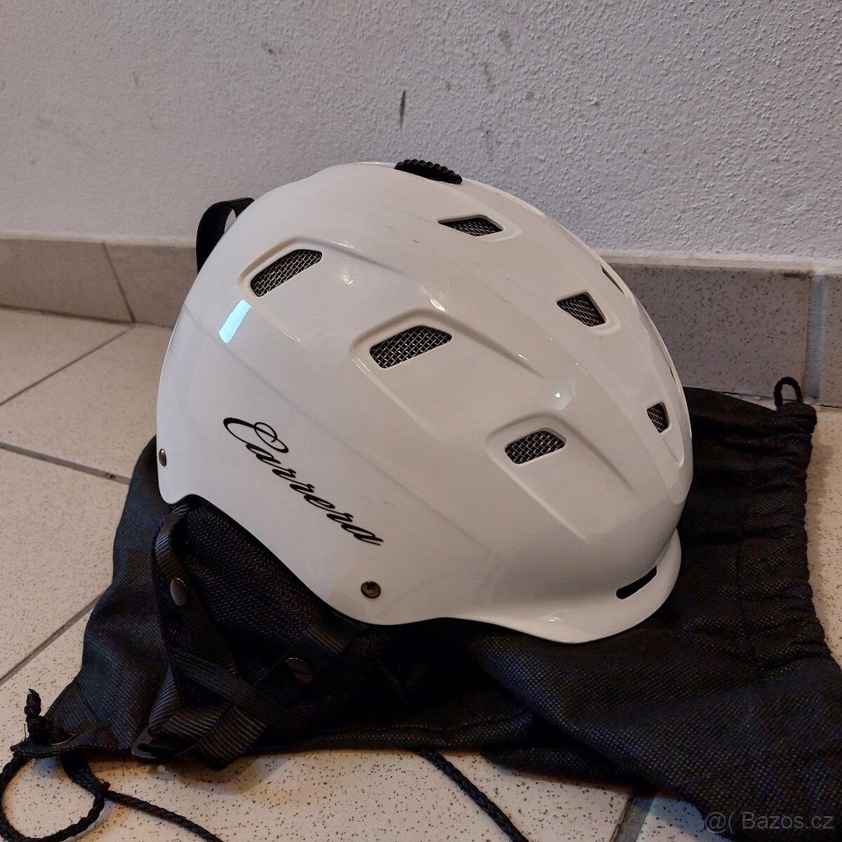 Lyžařská helma Carrera