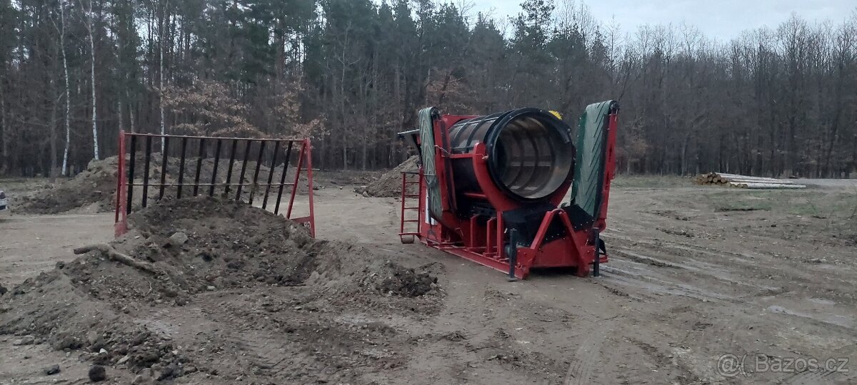 Třídění zeminy pronájem