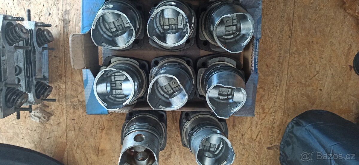 PRODÁM NA TATRA 613 DÍLY MOTORU