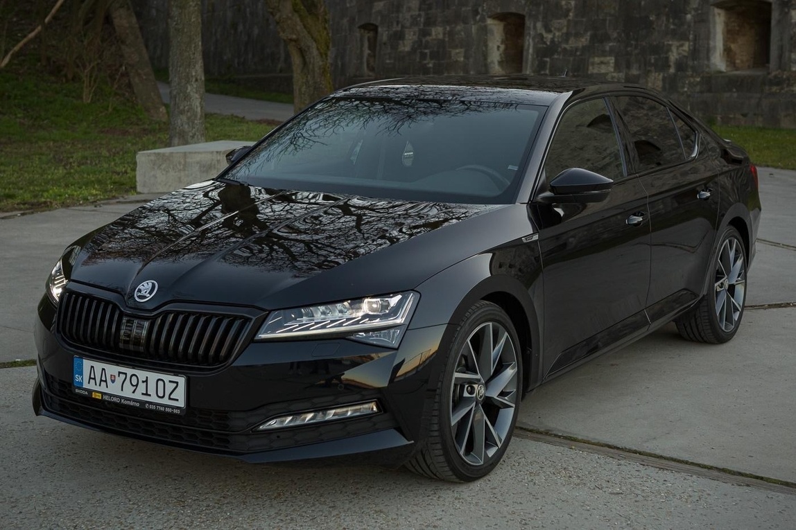 Škoda Superb Sportline 140kw 4x4 DSG CANTON DCC ACC - Záruka