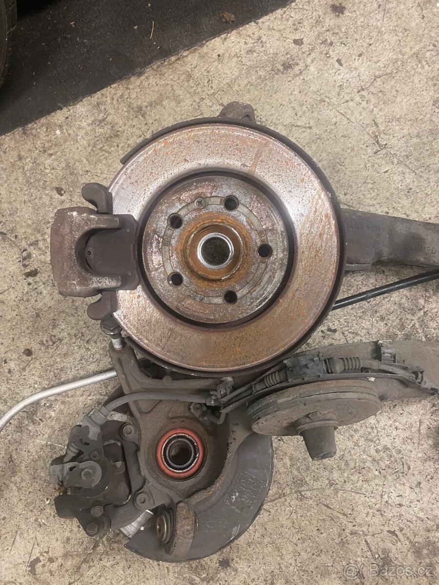 Zadní 4x4 chlazené brzdy 256 mm