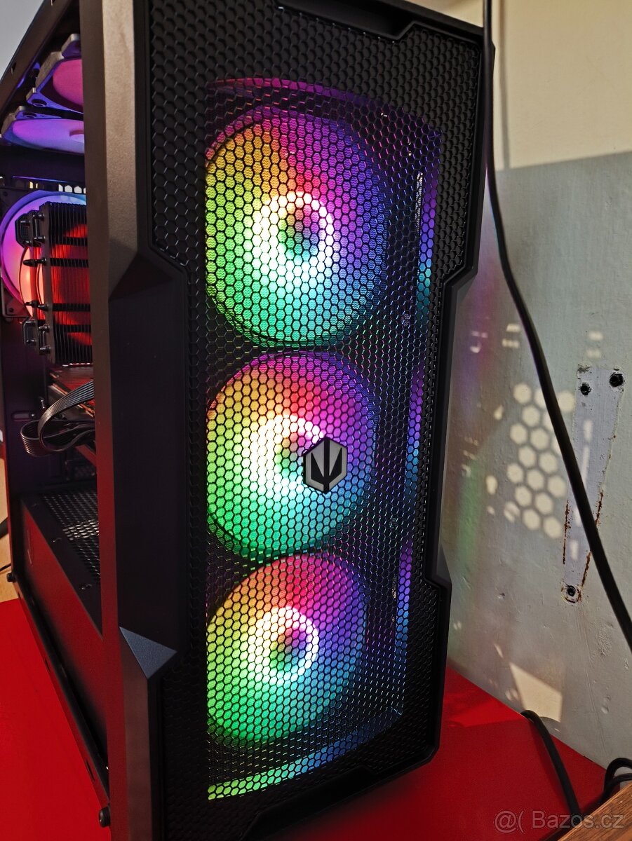 eSports (HERNÍ) PC RYZEN 5700X3D RX 6800 16GB TOP