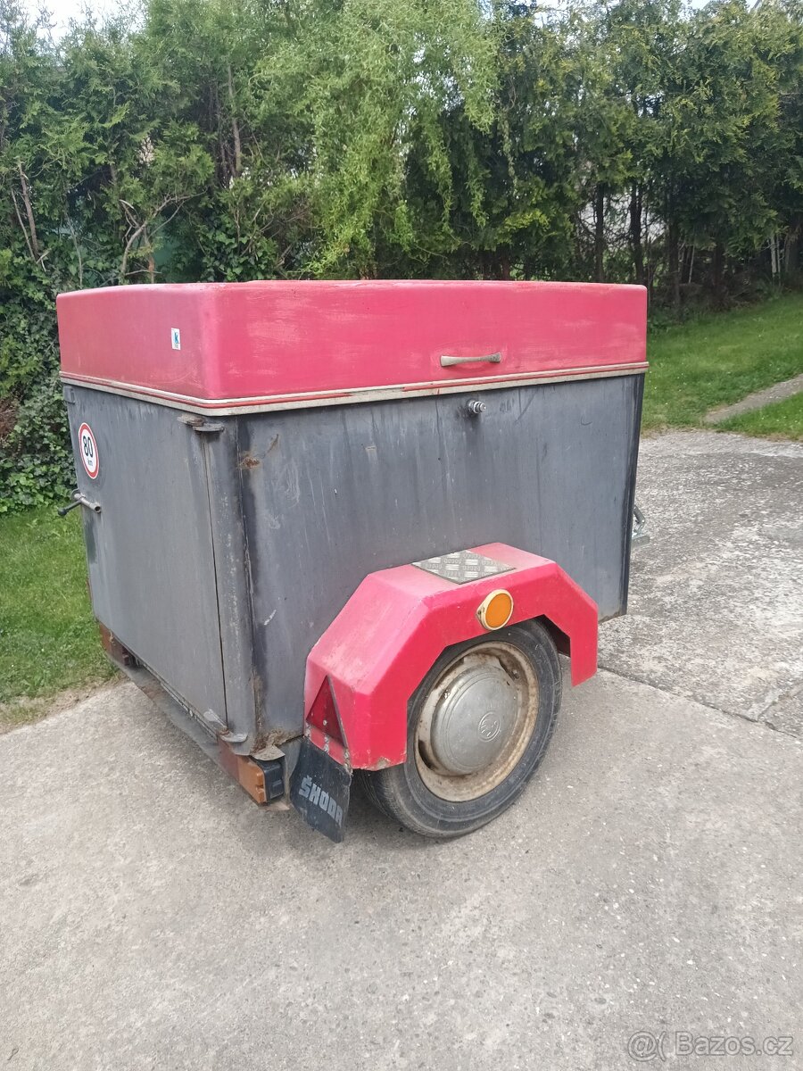 Přívěsný vozík