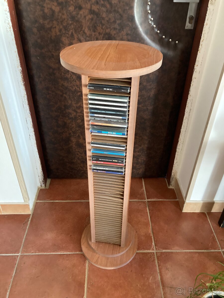 Stojan na CD