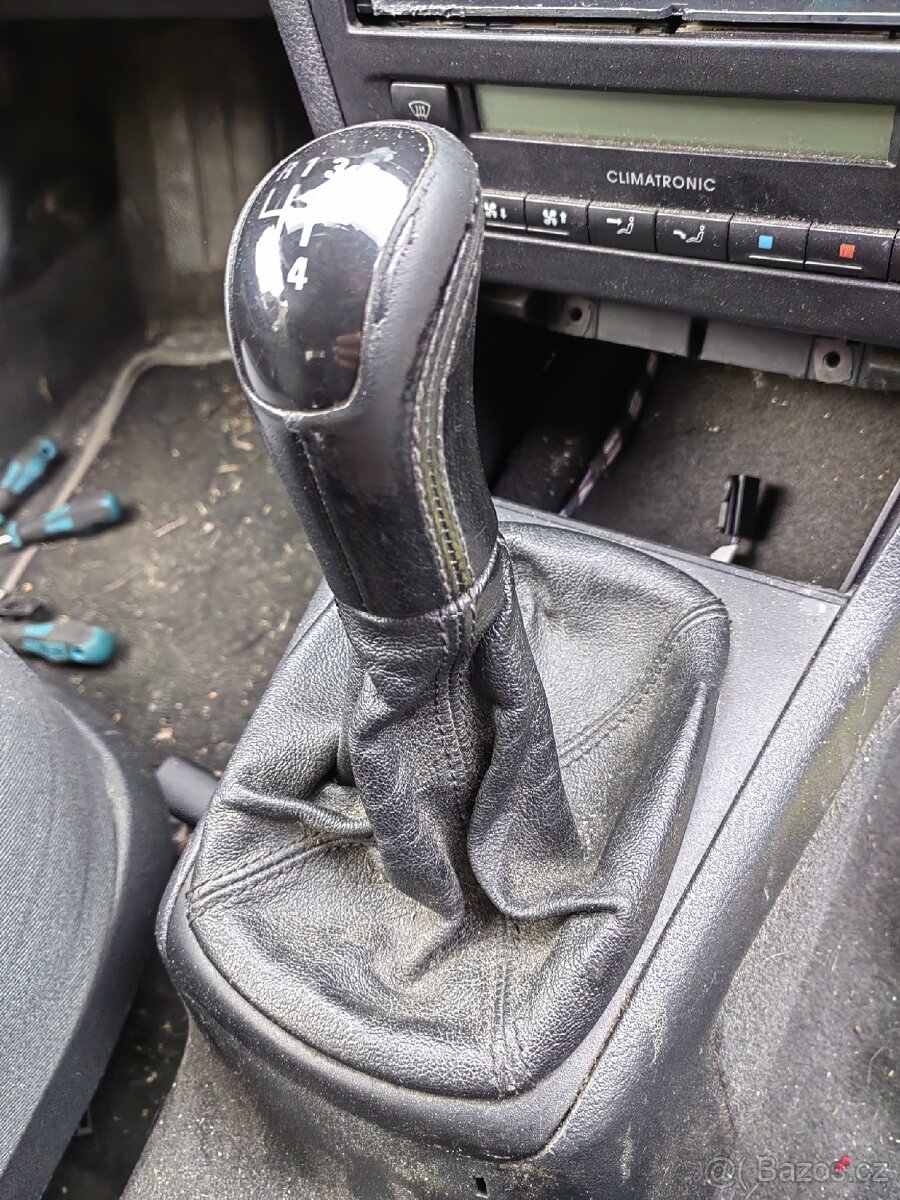 Řadící páka Škoda Octavia 1 Kožená