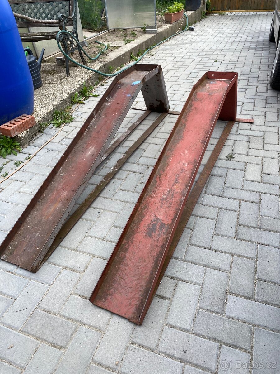 Nájezdy na auto