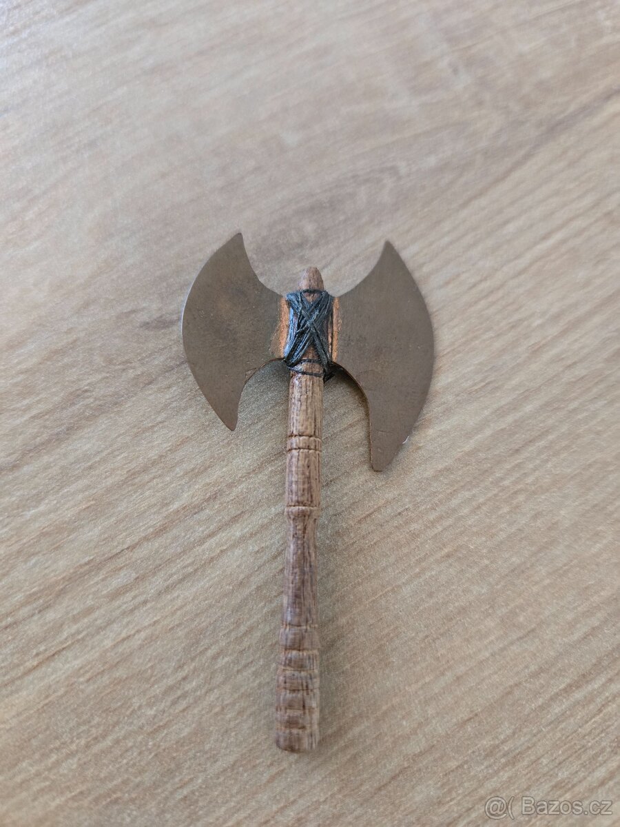 Prodám doplňky k figurkám.