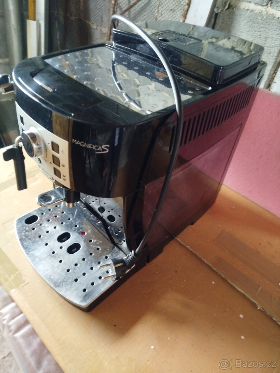 Kávovar DeLonghi