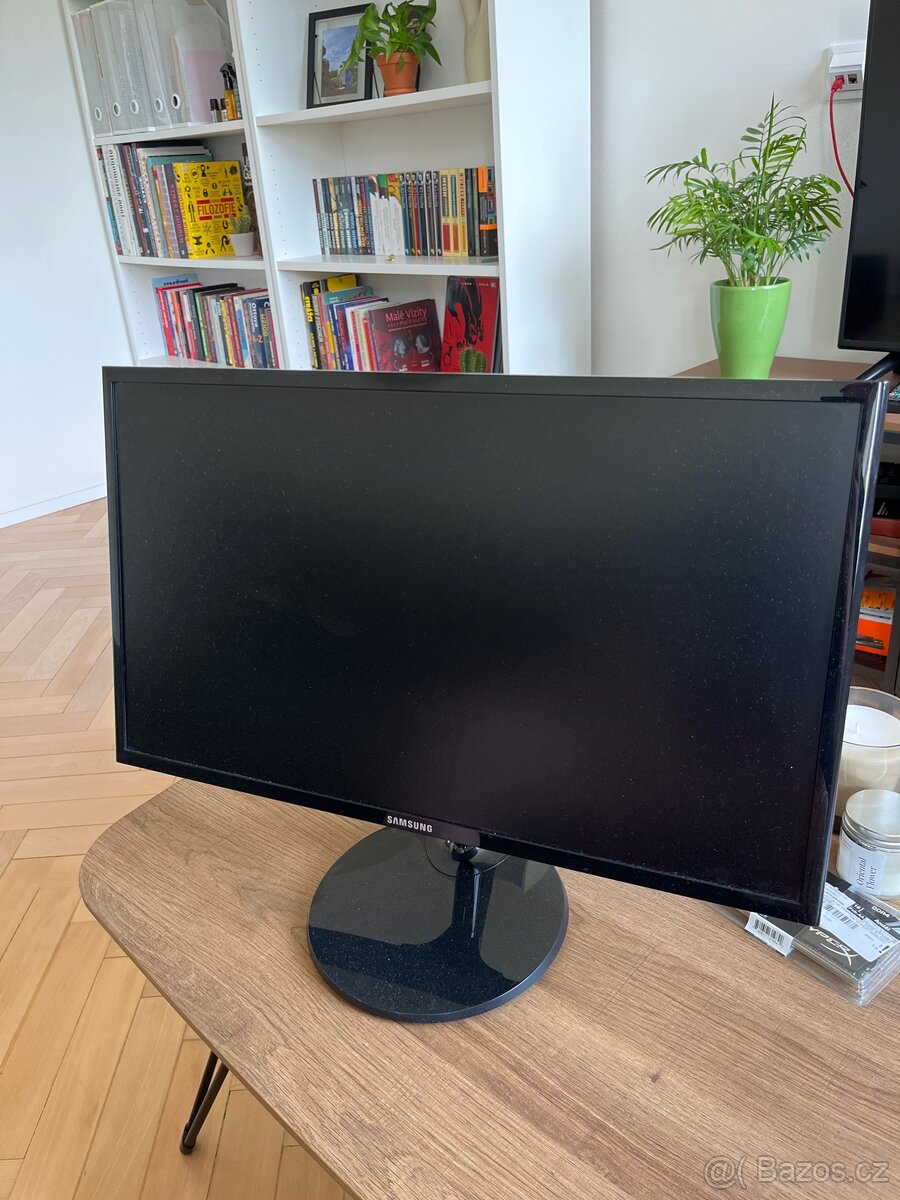 Samsung monitor 24”