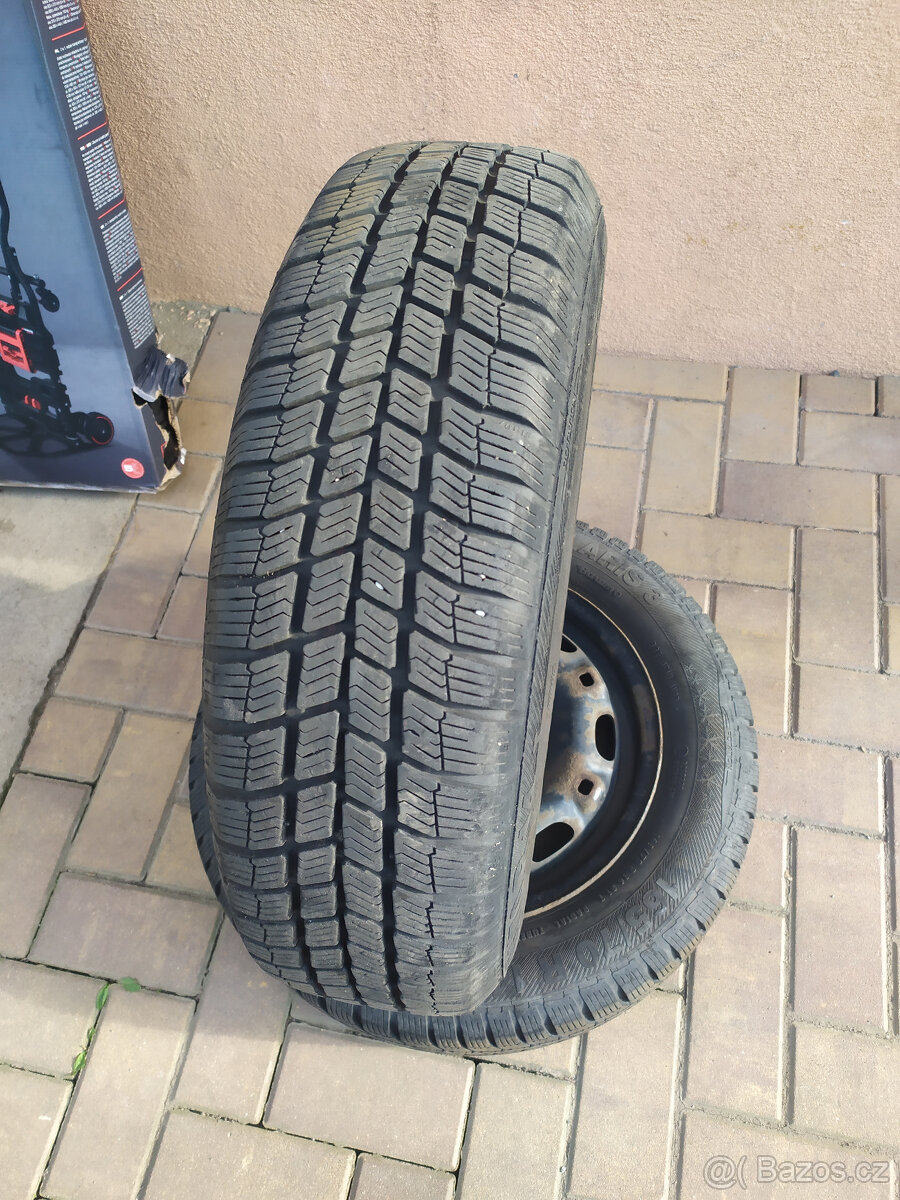 Zimní pneu na discích 165/70 R14, rozteč 5x100