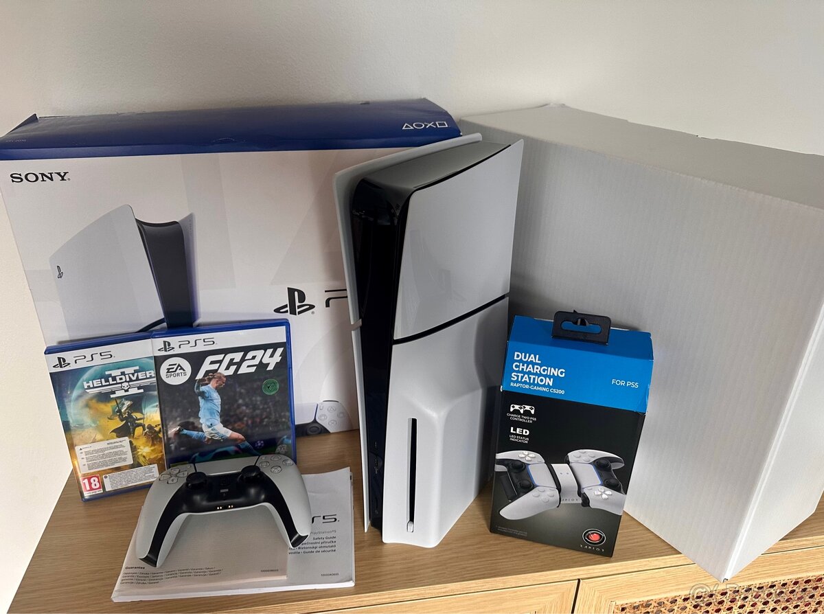 PS5 Slim 1TB s mechanikou, příslušenství, záruka, top stav