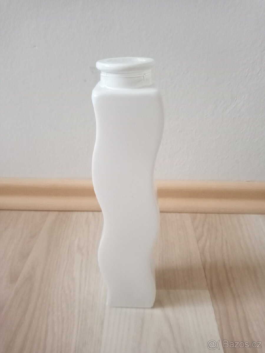 Krásná bílá vázička IKEA