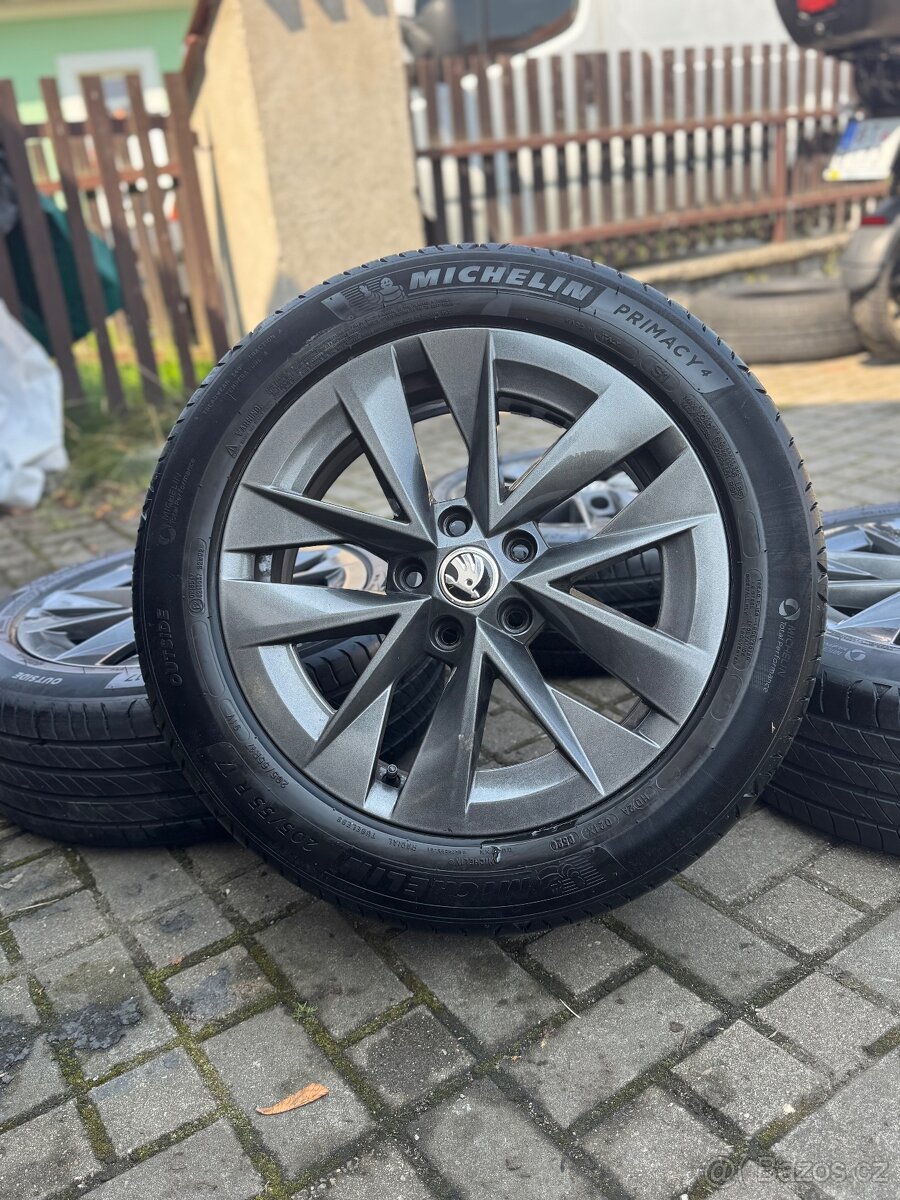 ORIGINÁL Alu Škoda ROTARE R17, 5x112 - LETNÍ PNEU