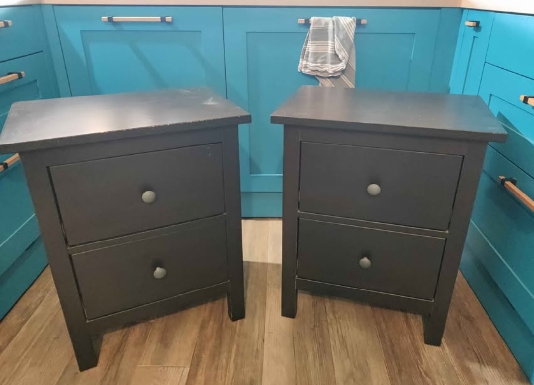 IKEA noční stolek Hemnes