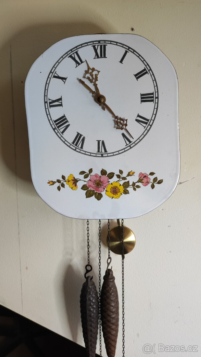 Nástěnné hodiny