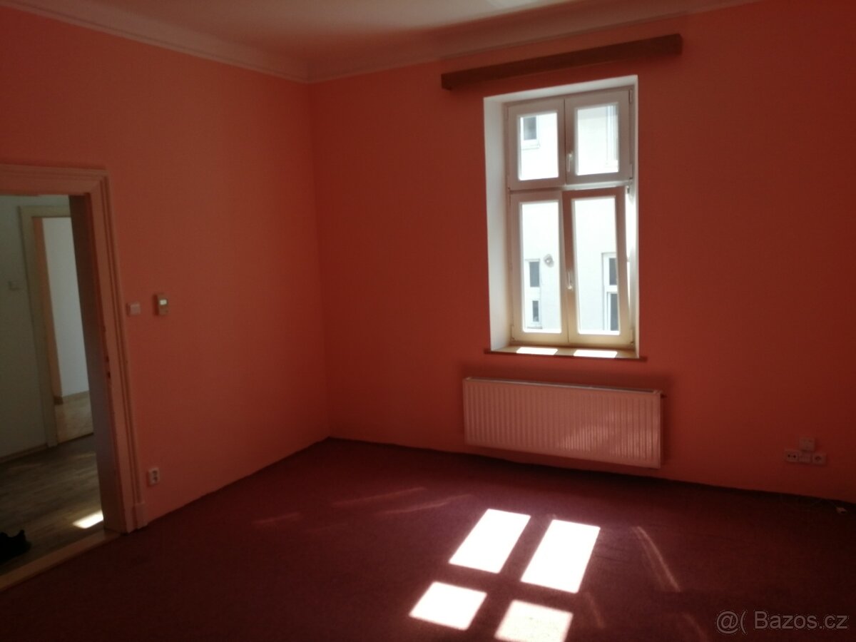 Pronájem 2+1, ulice Dornych, centrum (u Vaňkovky), 60 m2, ko