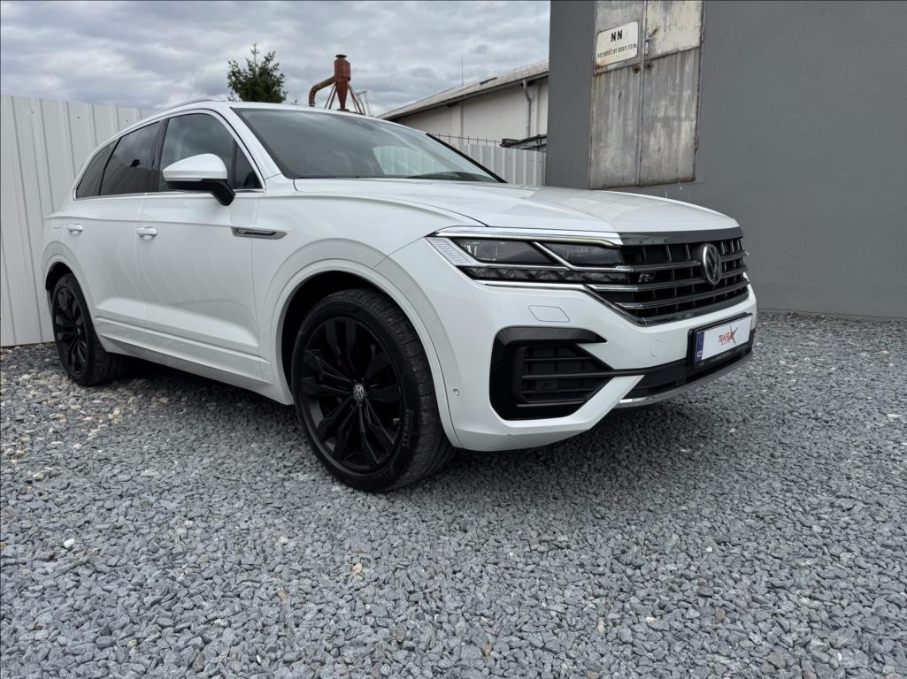 Volkswagen Touareg 3,0 TDI,210kW,R-line,1.maj.,ČR