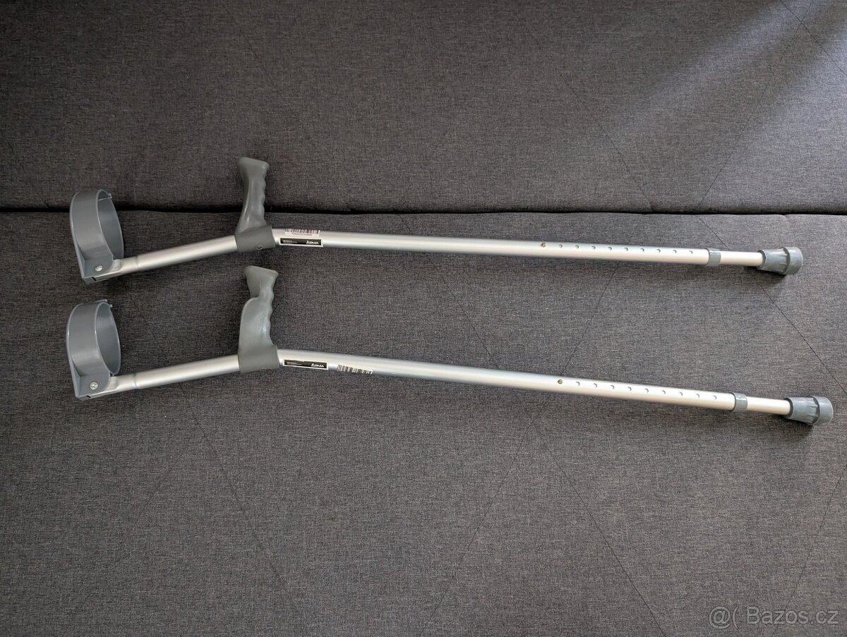 Francouzské berle s uzavřenou opěrkou