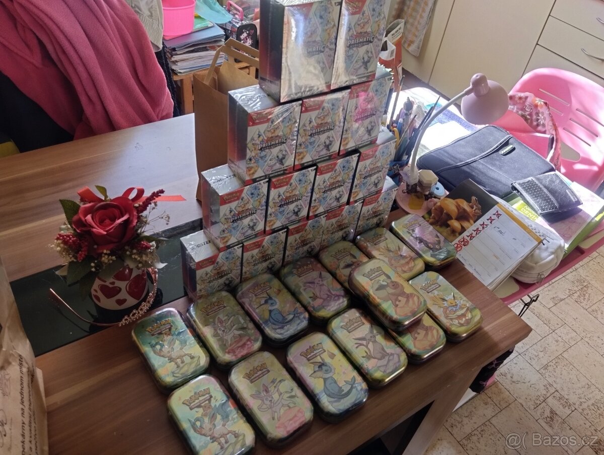 Pokémon prismatic evolutions mini tin