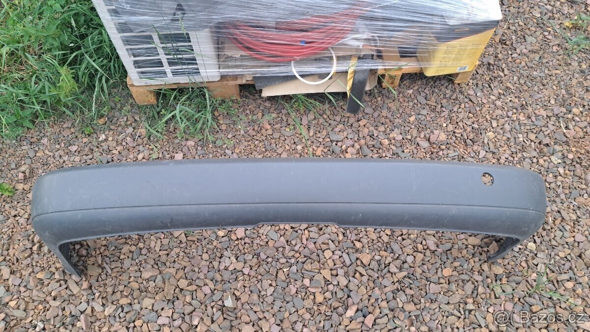 Prodam zadni nárazník na VW Caddy r.v. 2011