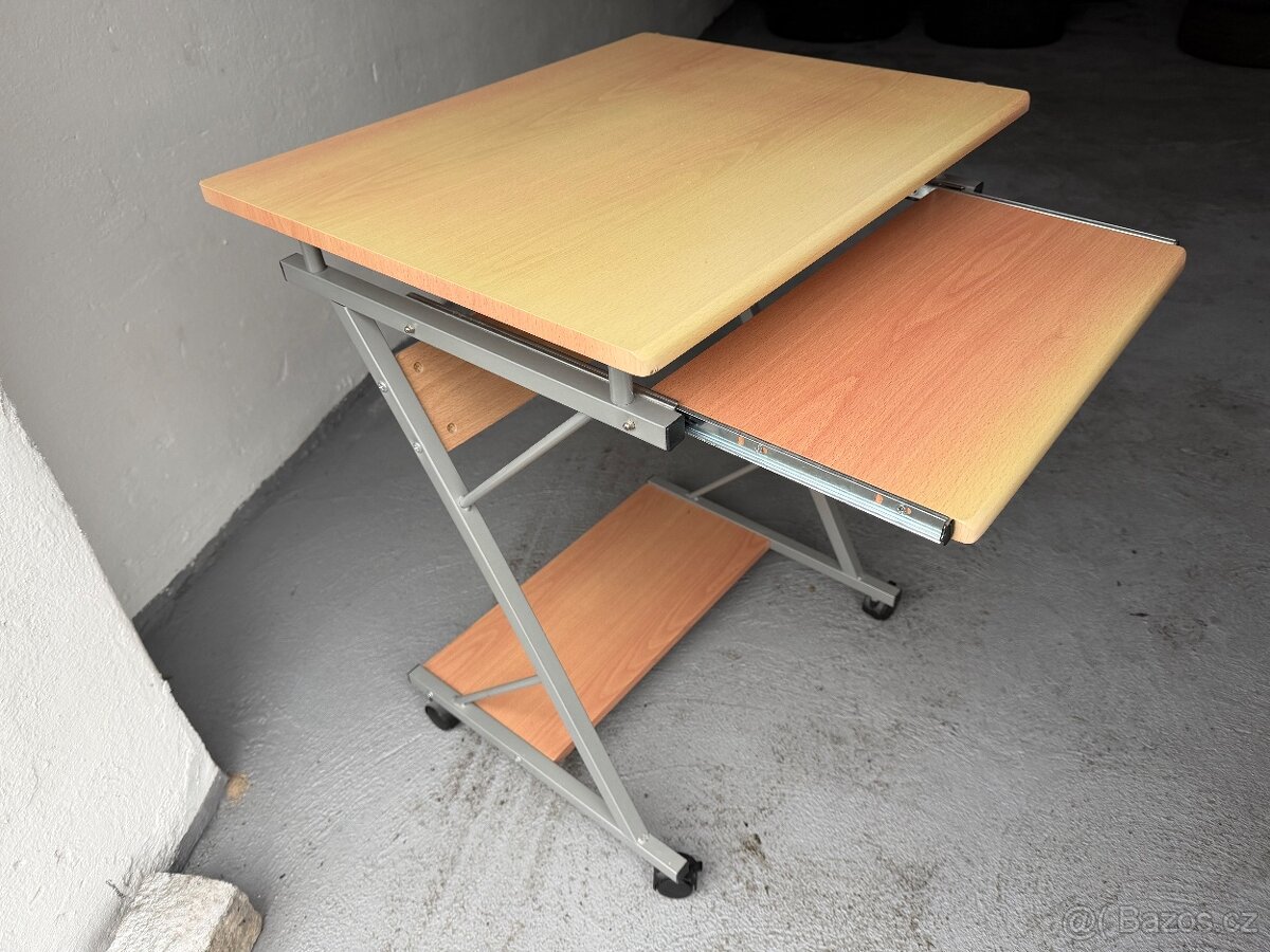 Kompaktní počítačový stolek - Stolek pod notebook - PC stůl